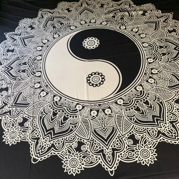 Ying Yang Tapestry Mandala Wall Hanging Decor - Picture 7 of 9